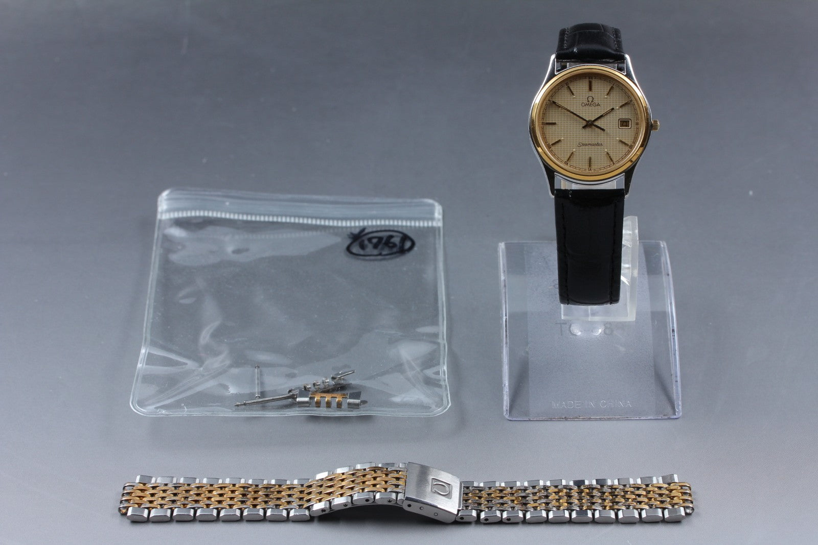 1987 Near MINT OMEGA Seamaster 33mm 196.0251 Quartz Gold Roman Men's Vintage