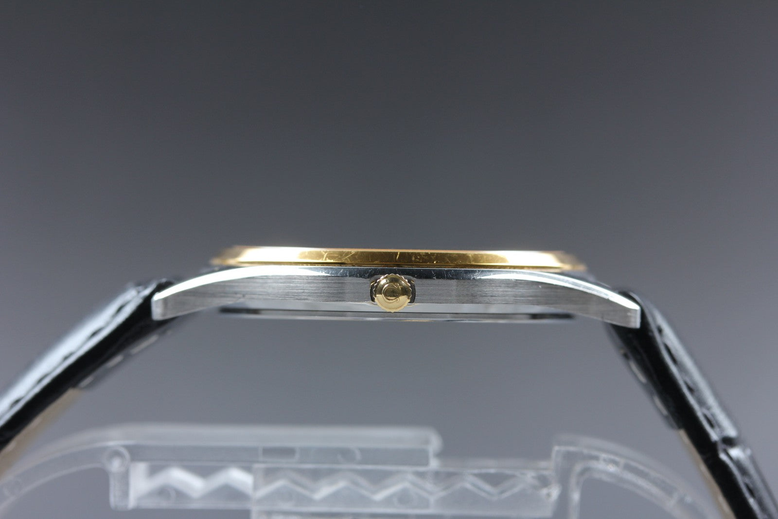 1987 Near MINT OMEGA Seamaster 33mm 196.0251 Quartz Gold Roman Men's Vintage