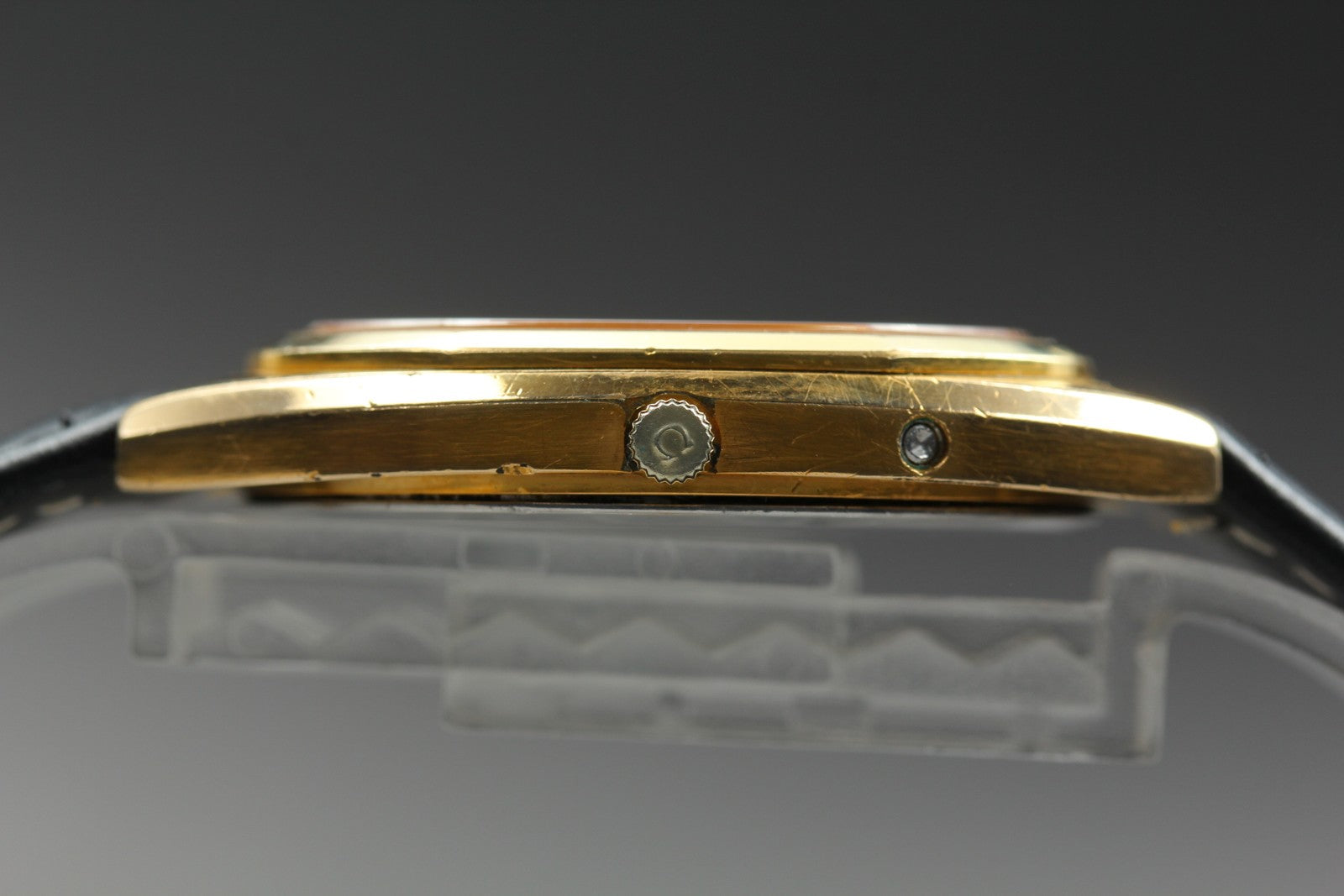 Near MINT OMEGA De Ville 34mm 196.0144 Quartz Cal.1332 Gold Dial Men's Vintage