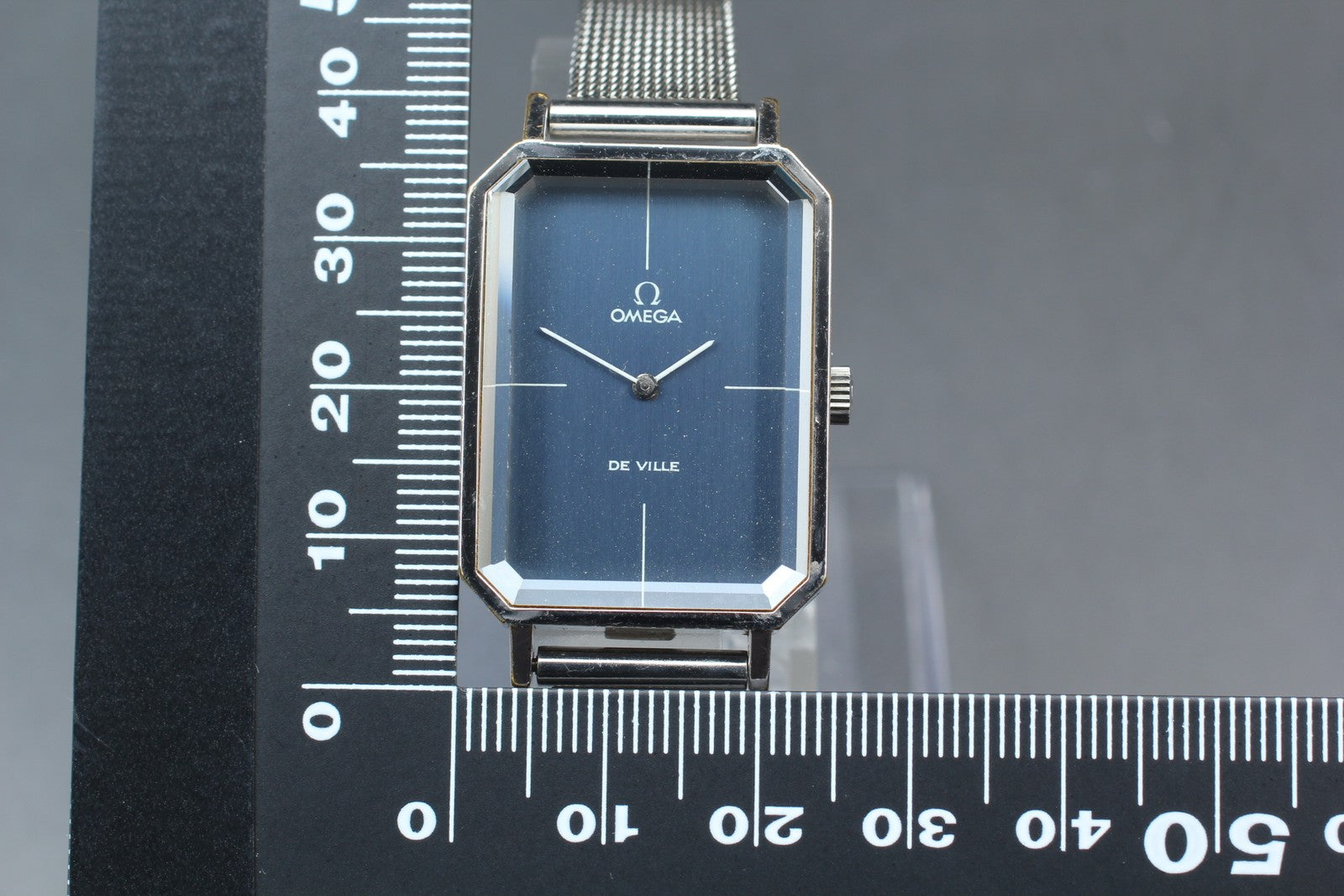 1972 Near MINT OMEGA De Ville 24mm 511.0378 Andrew Grima Manual Unisex Vintage