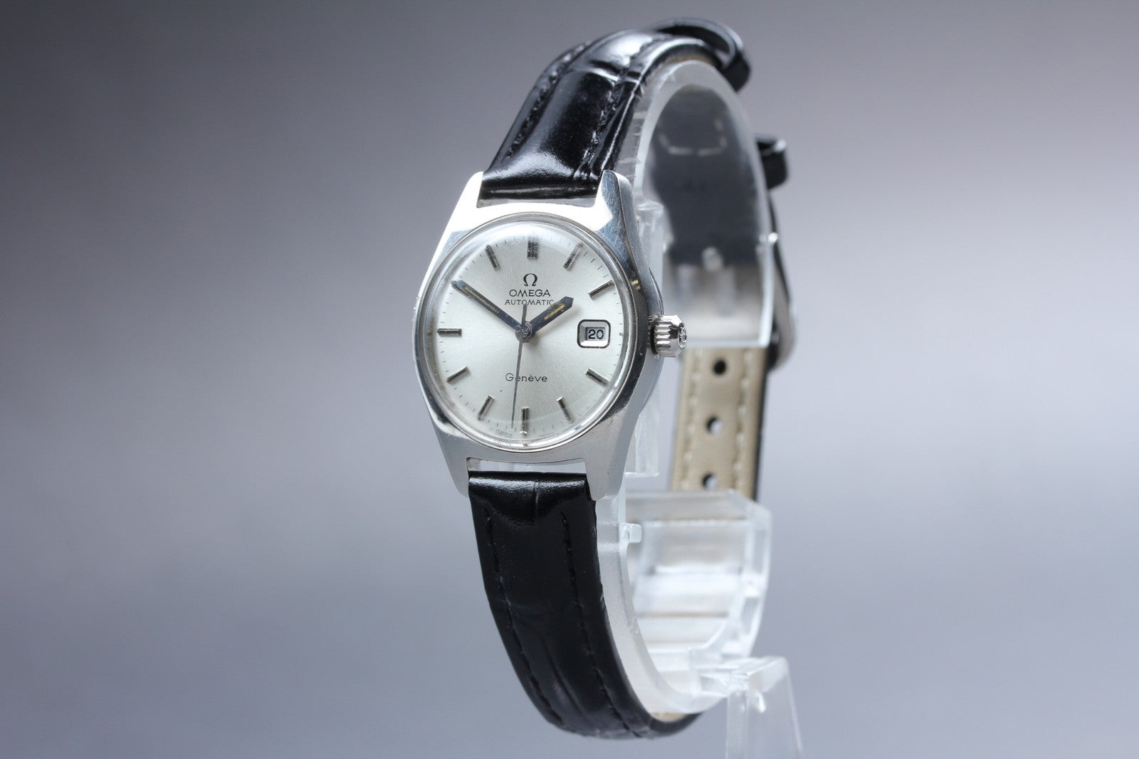 1972 Near MINT OMEGA Geneve 24mm 566.036 Automatic Silver Dial Women's Vintage