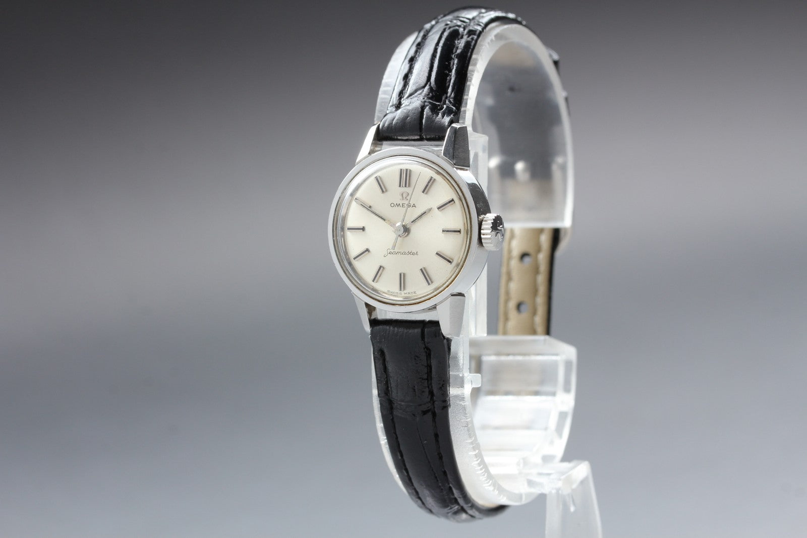 1961 Near MINT OMEGA Seamaster 21mm 10997 Manual Silver Dial Women's Vintage