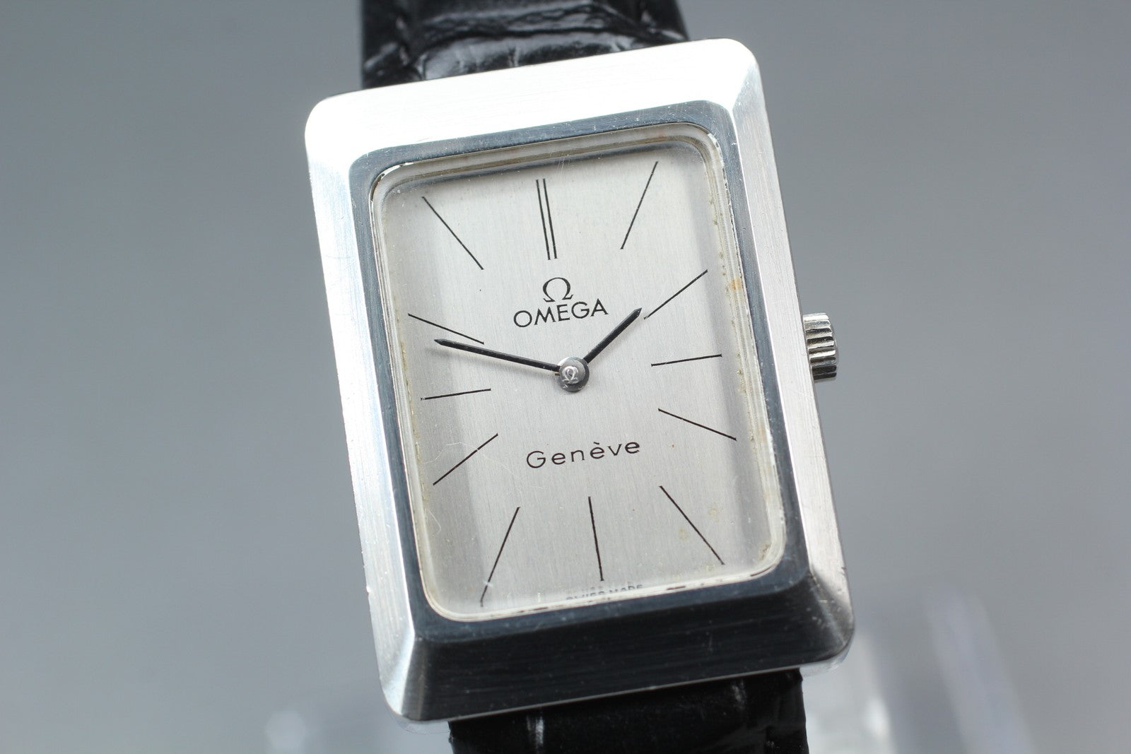1975 Near MINT OMEGA Geneve 23mm 511.0476 Manual Silver Tank Women's Vintage