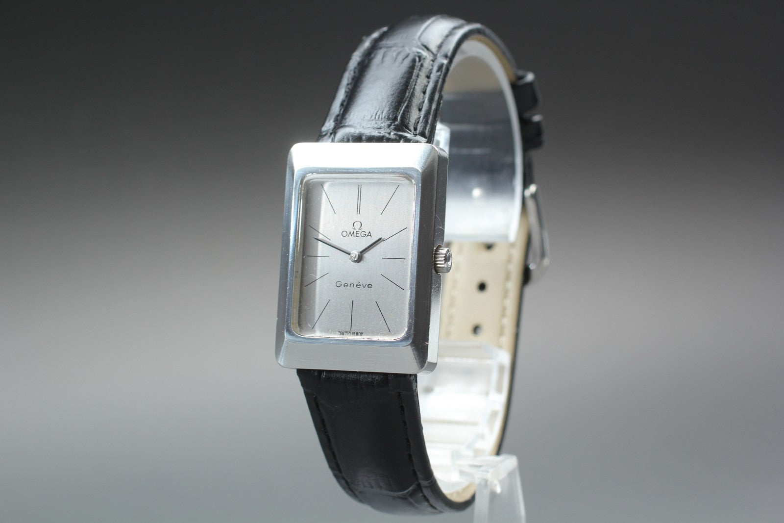 1975 Near MINT OMEGA Geneve 23mm 511.0476 Manual Silver Tank Women's Vintage