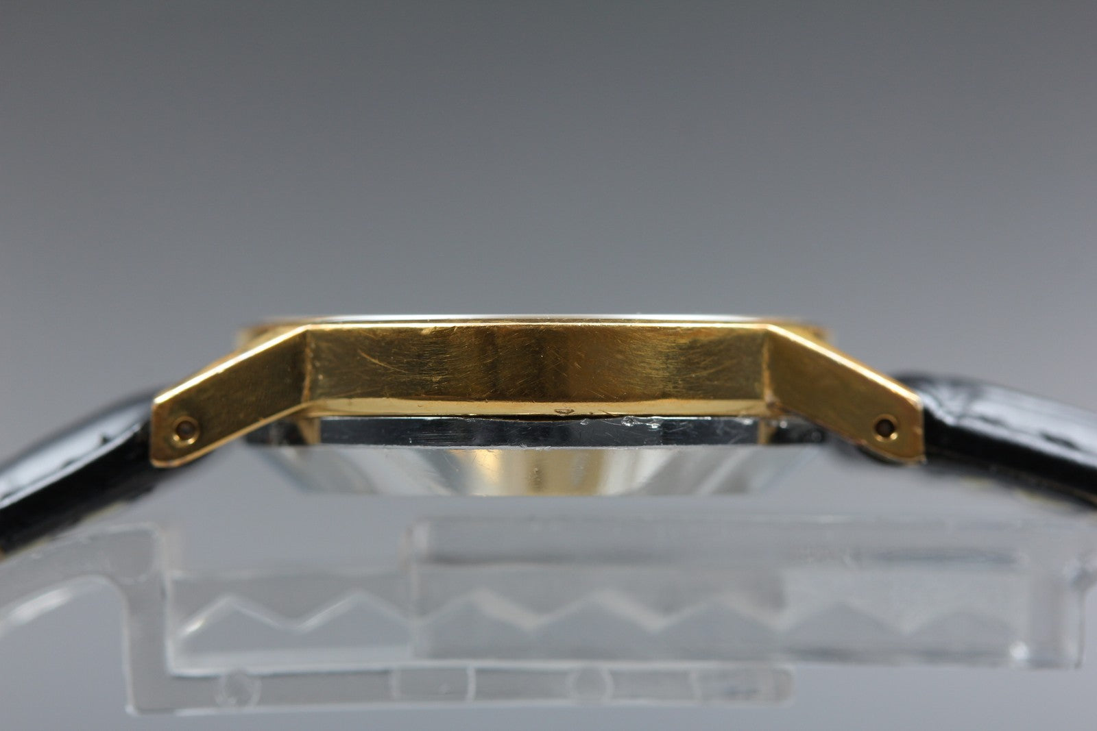 1981 Near MINT OMEGA De Ville 24mm Ref.591.0044 Quartz Gold Dial Women's Vintage
