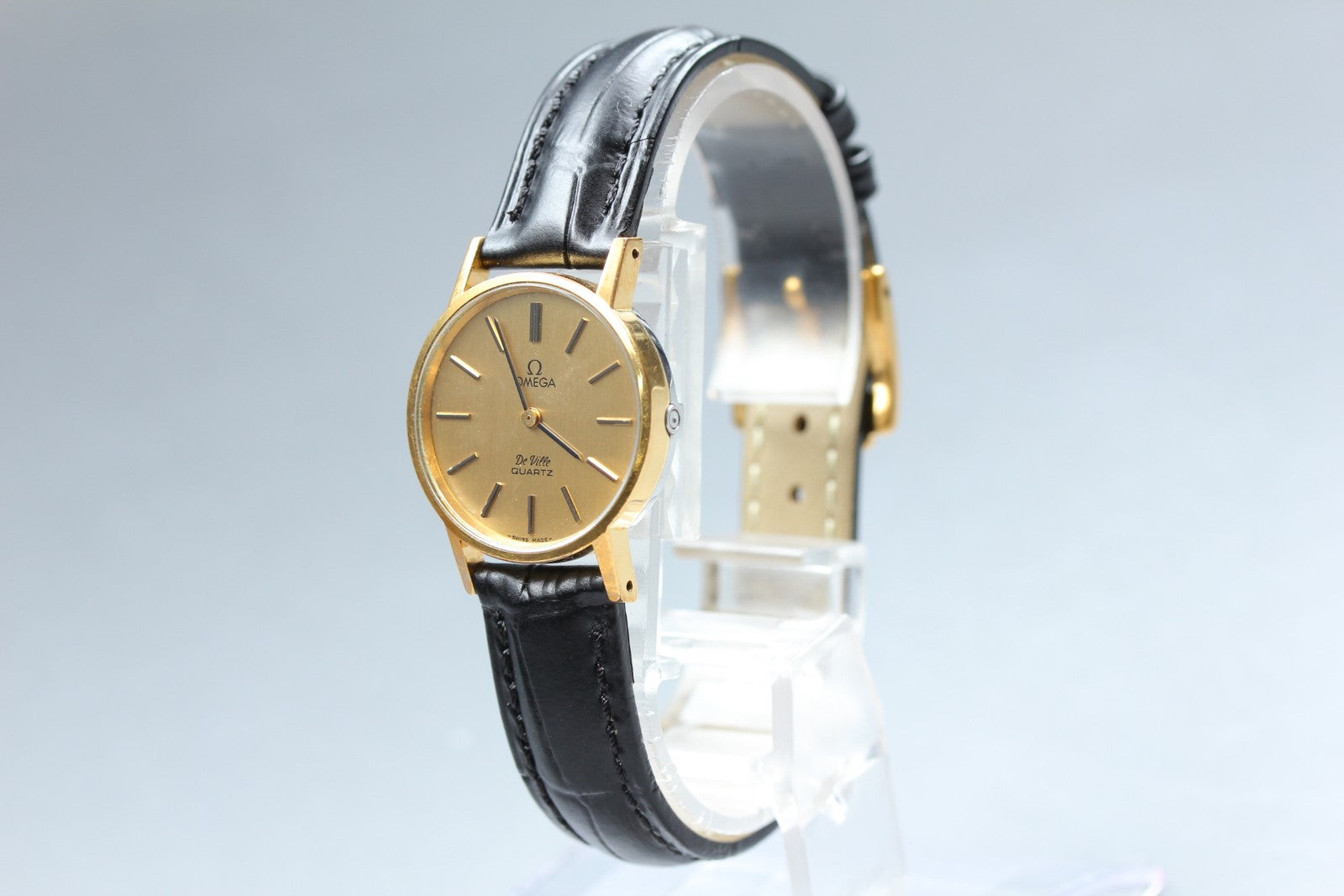 1981 Near MINT OMEGA De Ville 24mm Ref.591.0044 Quartz Gold Dial Women's Vintage