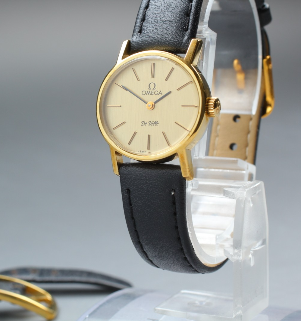 1979 Near MINT OMEGA De Ville 24mm 511.0508 Manual Gold Dial Women's Vintage