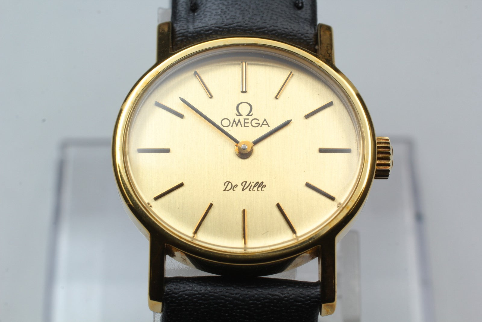 1979 Near MINT OMEGA De Ville 24mm 511.0508 Manual Gold Dial Women's Vintage
