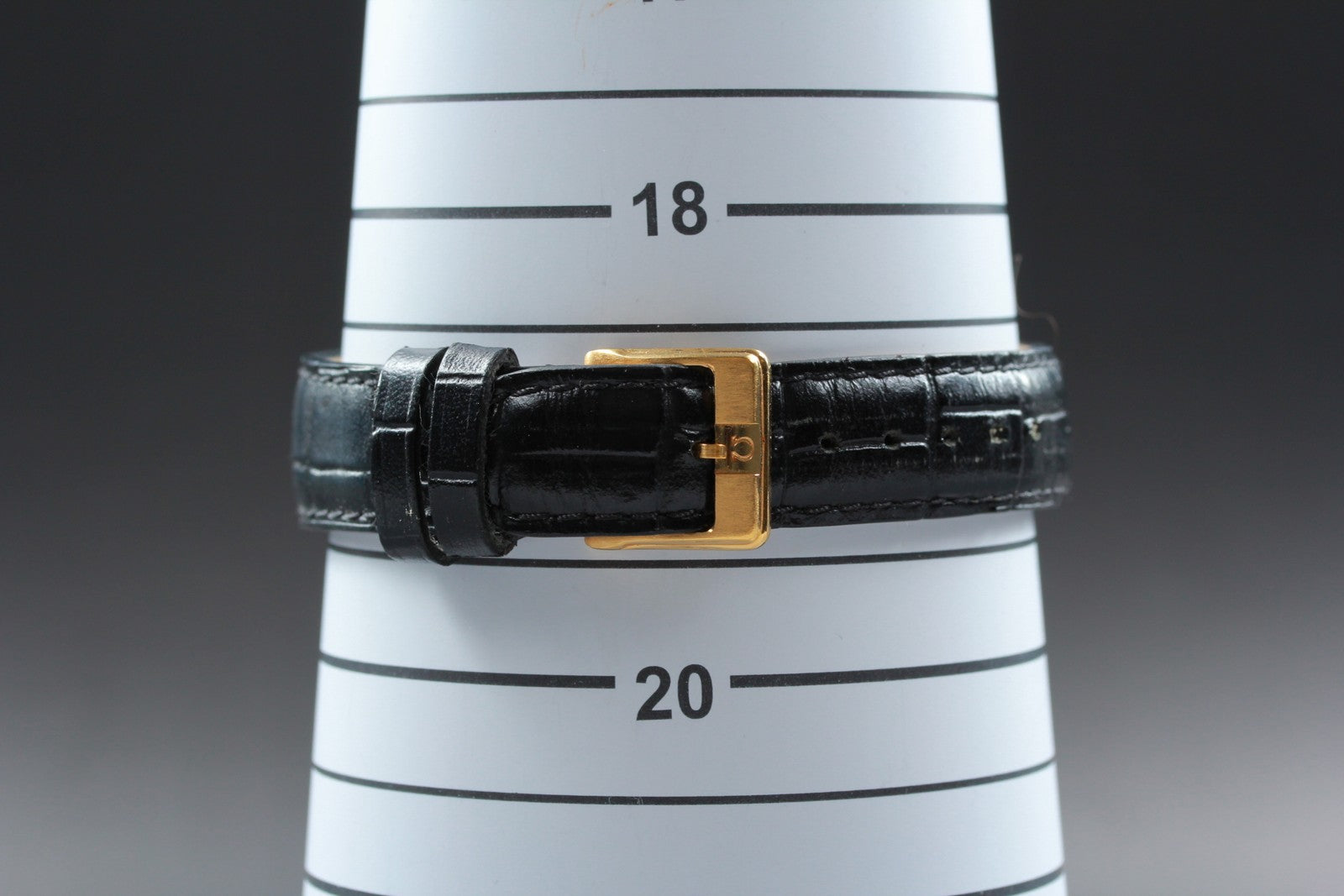 Serviced 1984 Near MINT OMEGA De Ville 32mm 195.0039 Quartz Gold Men's Vintage