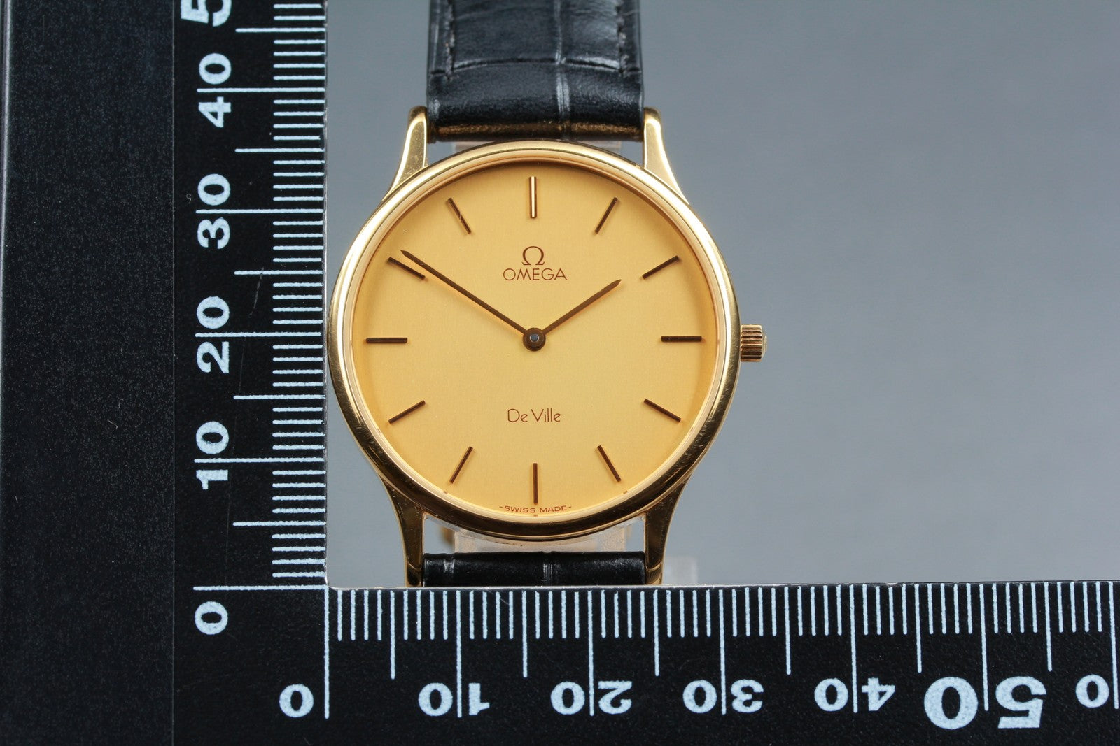Serviced 1984 Near MINT OMEGA De Ville 32mm 195.0039 Quartz Gold Men's Vintage