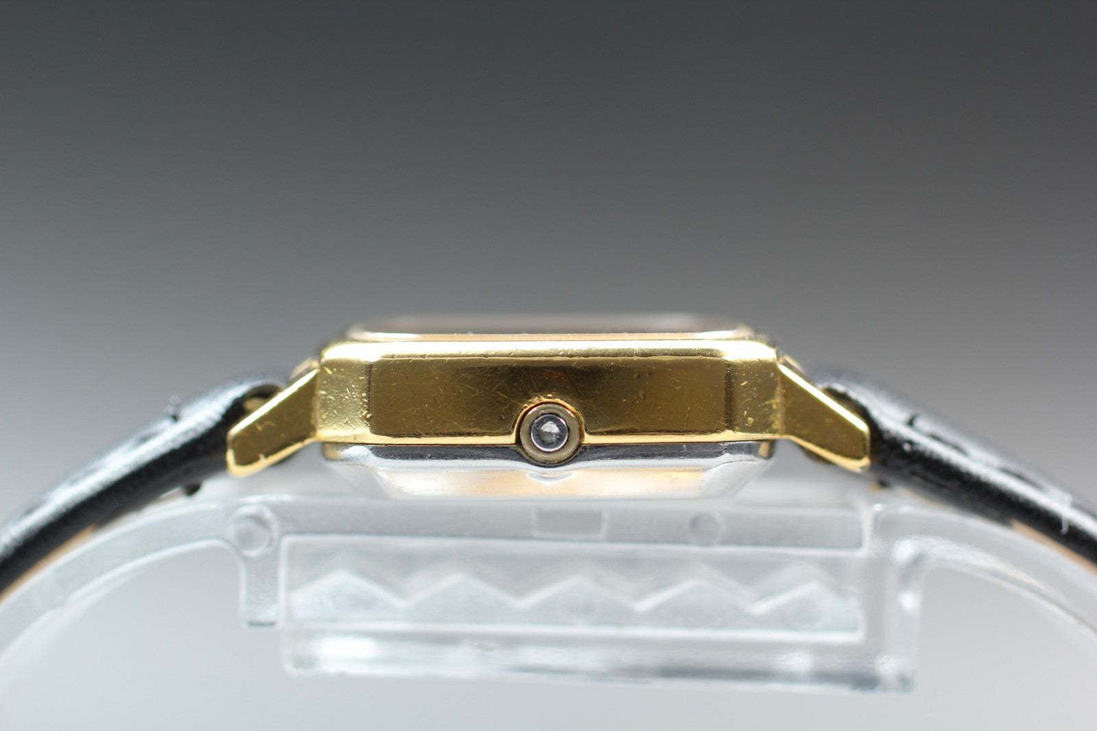 1978 New MINT OMEGA De Ville 23mm 591.0049 Quartz Cal.1350 Gold Women's Vintage