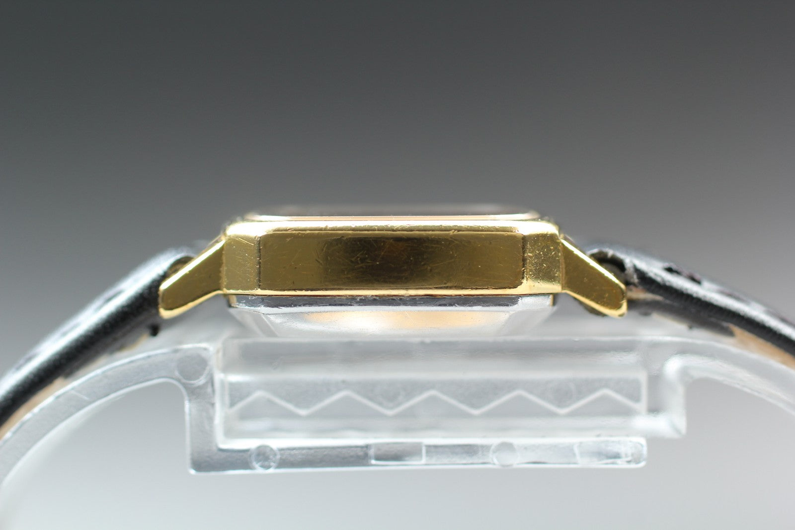 1978 New MINT OMEGA De Ville 23mm 591.0049 Quartz Cal.1350 Gold Women's Vintage