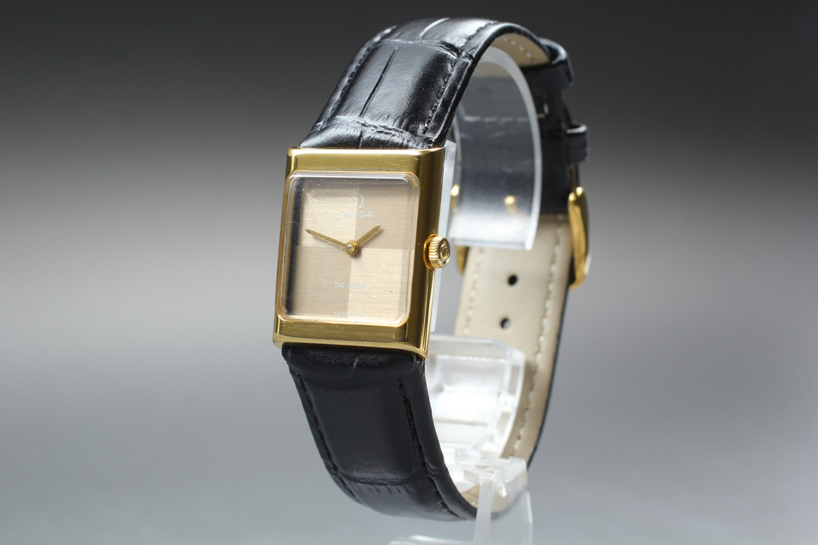 1972 Near MINT OMEGA De Ville 23mm 511.0427 Manual Gold Dial Tank Women Vintage