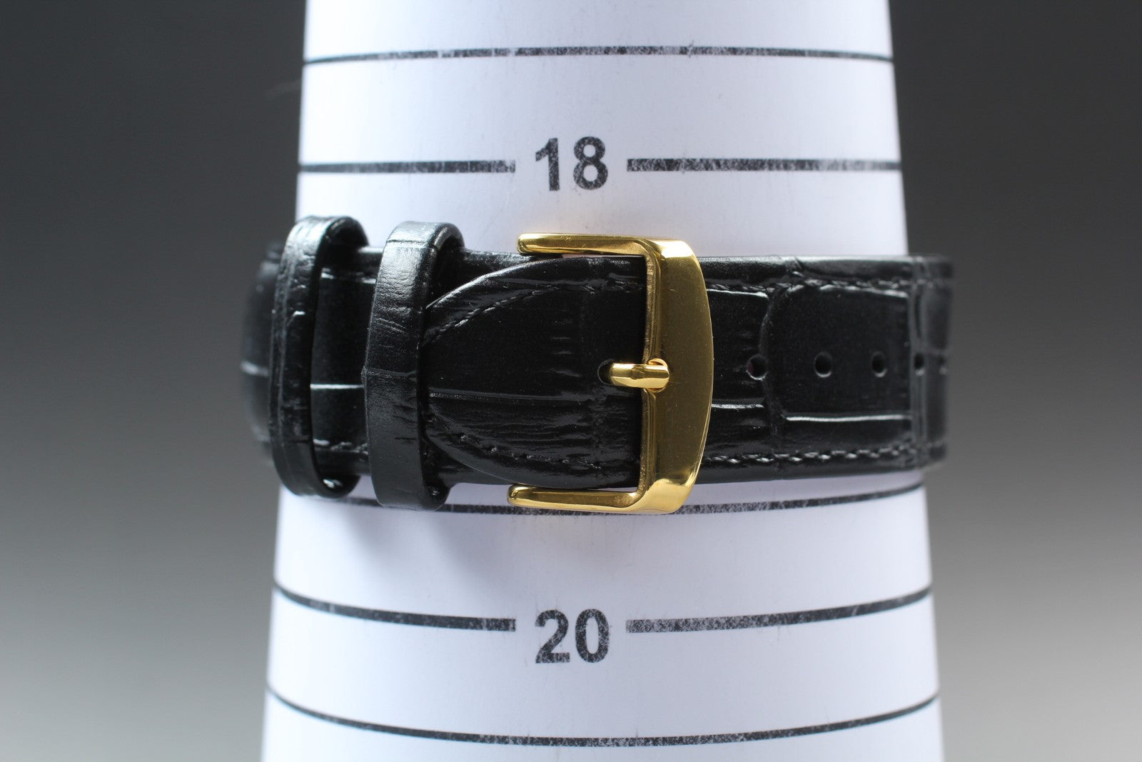 1972 Near MINT OMEGA Geneve 34mm 111.0109 Manual Wind Silver Dial Men's Vintage