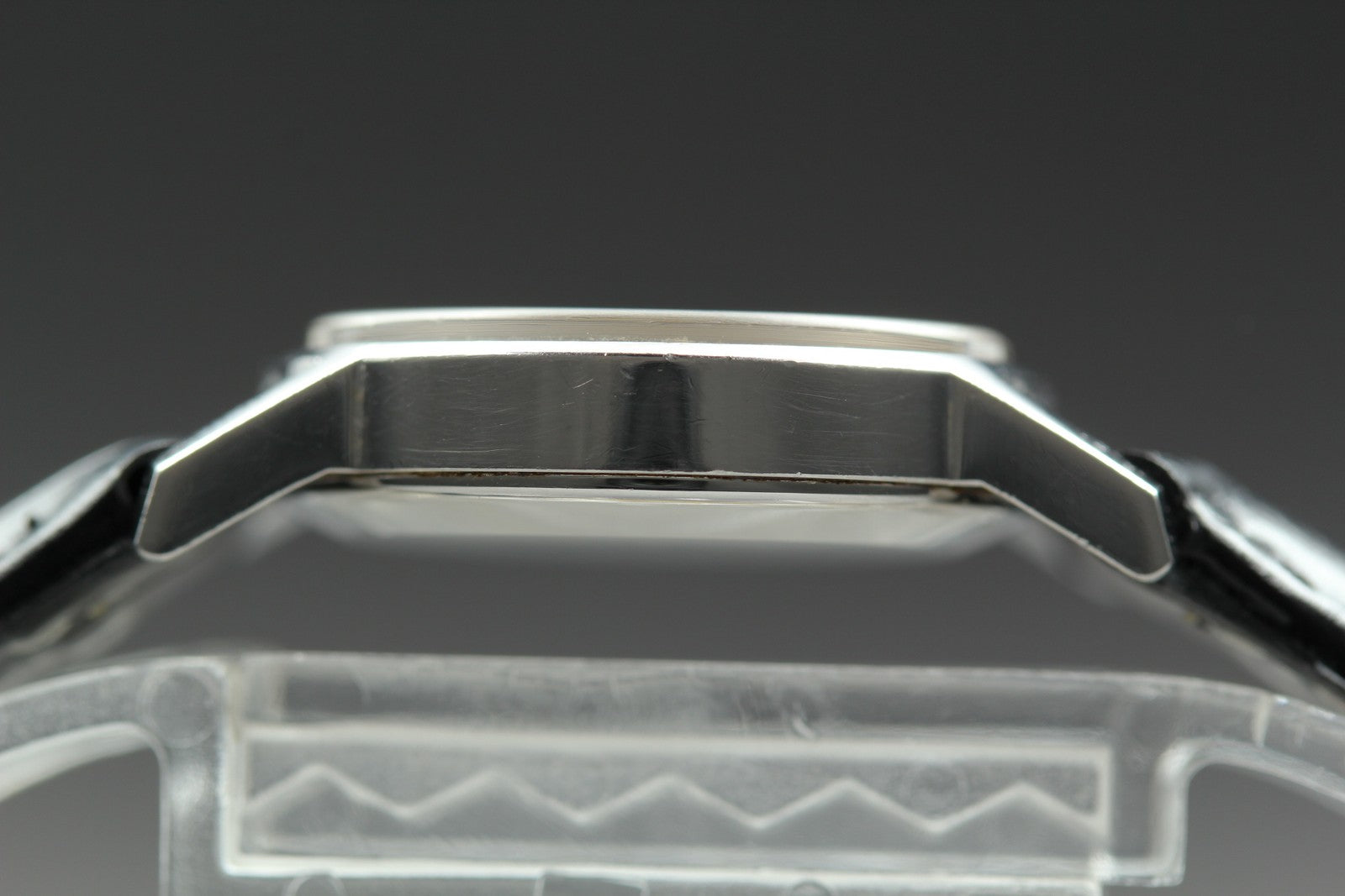 1977 Near MINT OMEGA De Ville 24mm 511.0508 Manual Silver Dial Women's Vintage