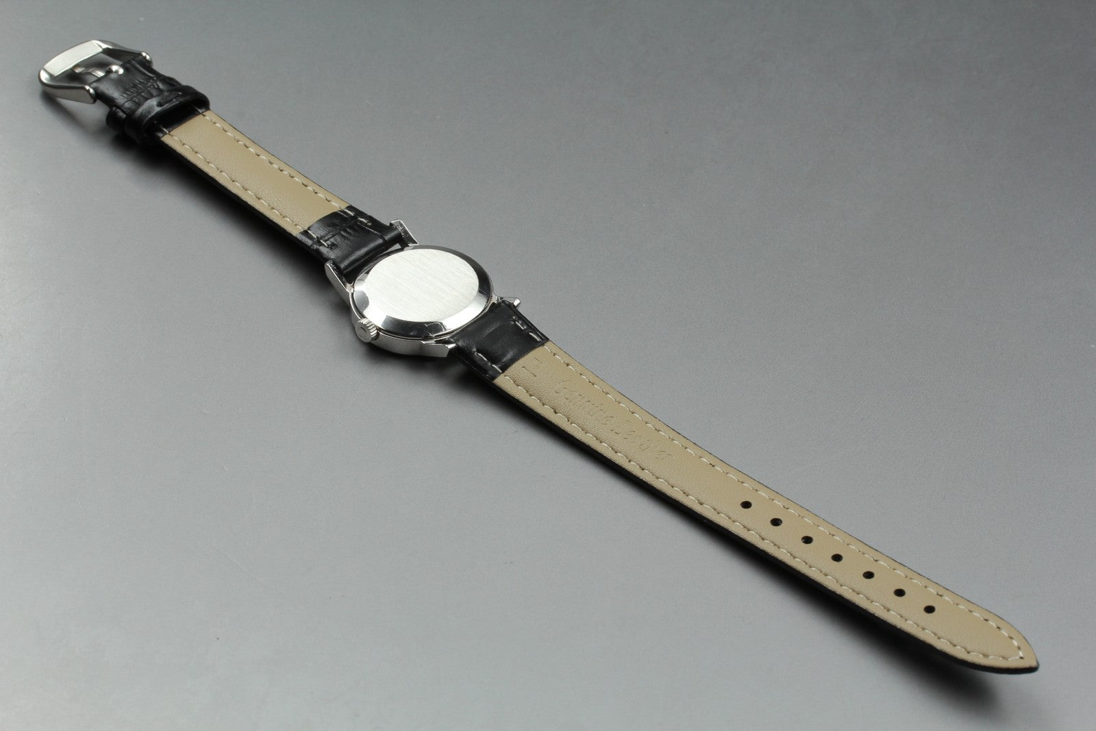 1977 Near MINT OMEGA De Ville 24mm 511.0508 Manual Silver Dial Women's Vintage