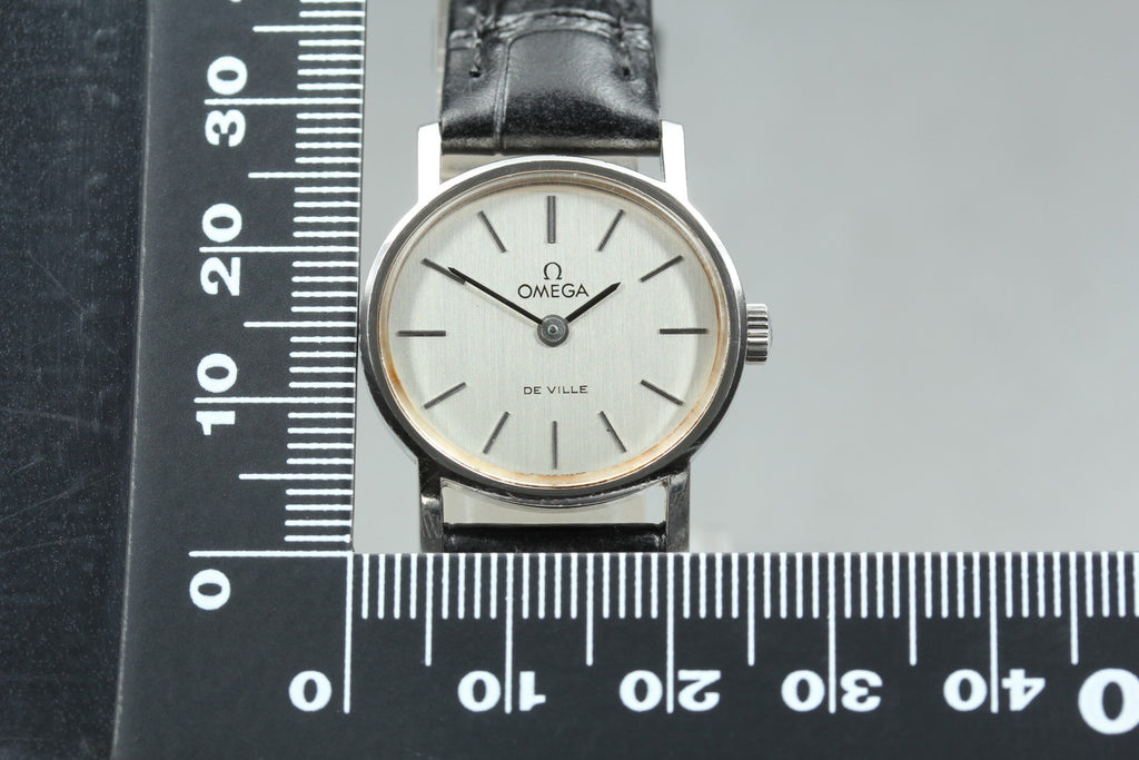 1977 Near MINT OMEGA De Ville 24mm 511.0508 Manual Silver Dial Women's Vintage