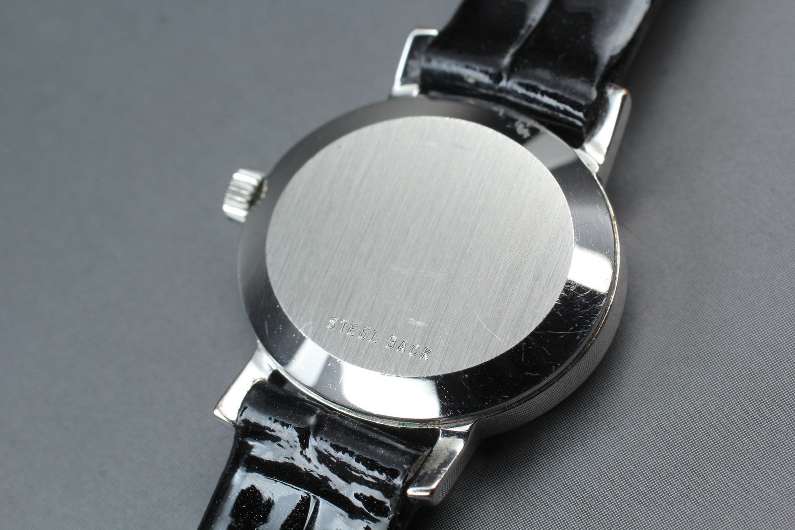 1973 Near MINT OMEGA Geneve 23mm 511.0412 Manual Silver Dial Women's Vintage