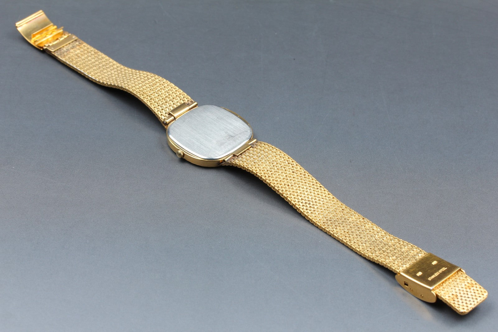 Near MINT LONGINES 150 3344 30mm Quartz L150.4 Gold Dial Men's Watch Vintage