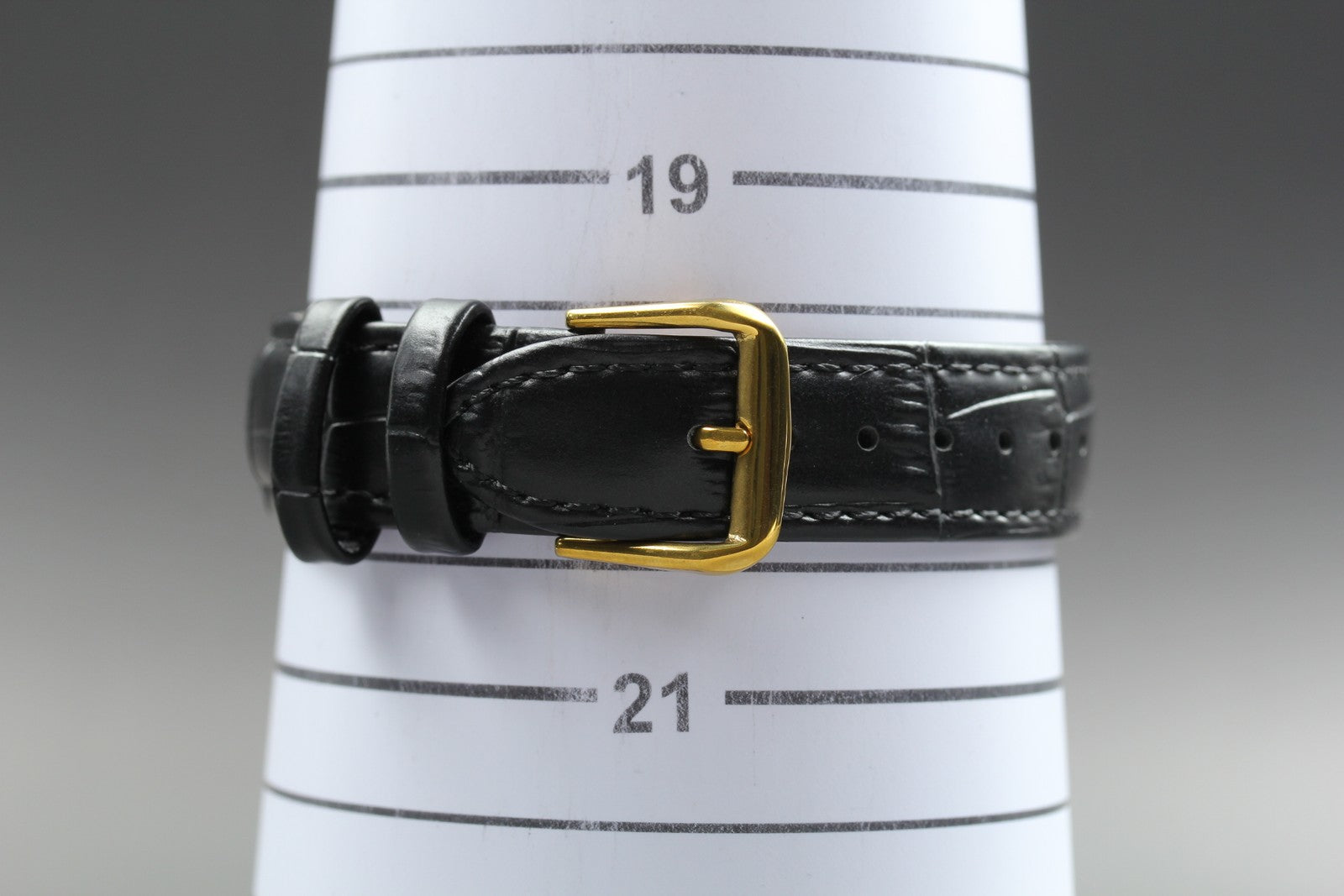 1991 Near MINT OMEGA 32mm De Ville 195.0075.2 Quartz White Roman Men's Vintage