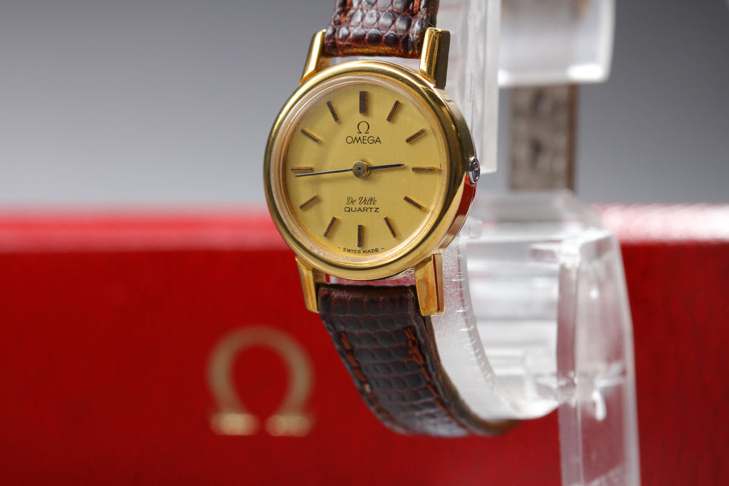 1980 Near MINT/Box OMEGA De Ville 20mm 591.0011 Quartz Gold Dial Women's Vintage