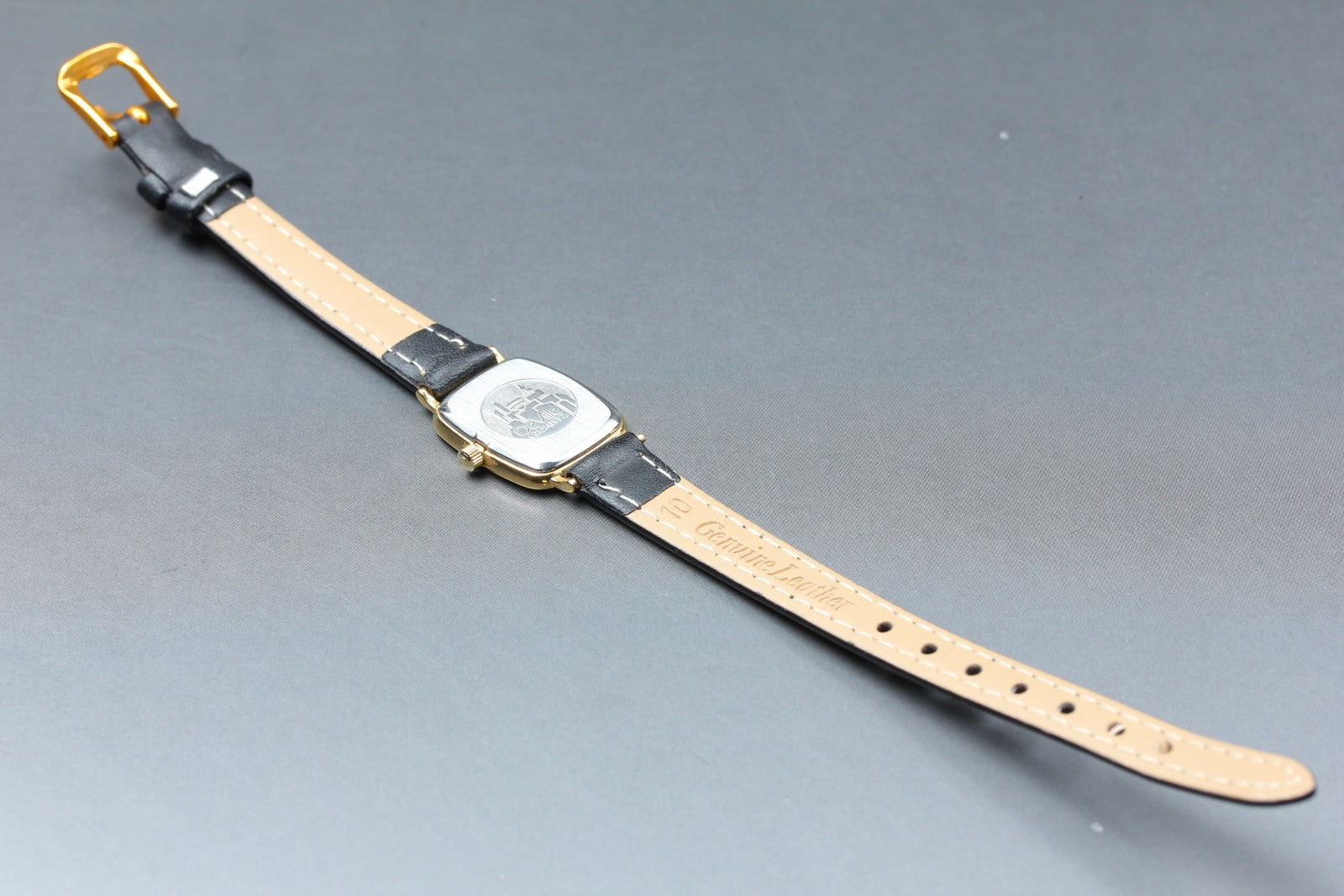 1987 Near MINT OMEGA De Ville 18mm 595.0099 Quartz Gold Dial Women's Vintage
