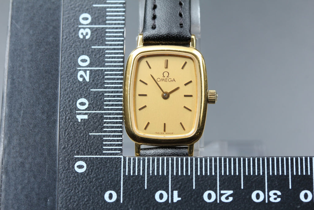 1987 Near MINT OMEGA De Ville 18mm 595.0099 Quartz Gold Dial Women's Vintage