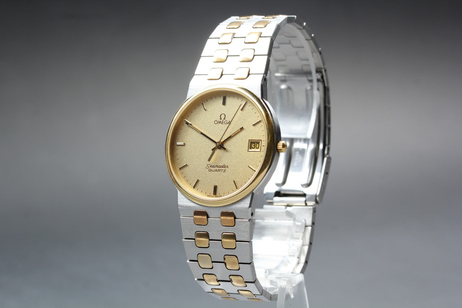 1984 Near MINT OMEGA Seamaster 33mm 196.0277 Quartz Cal.1432 Gold Men's Vintage