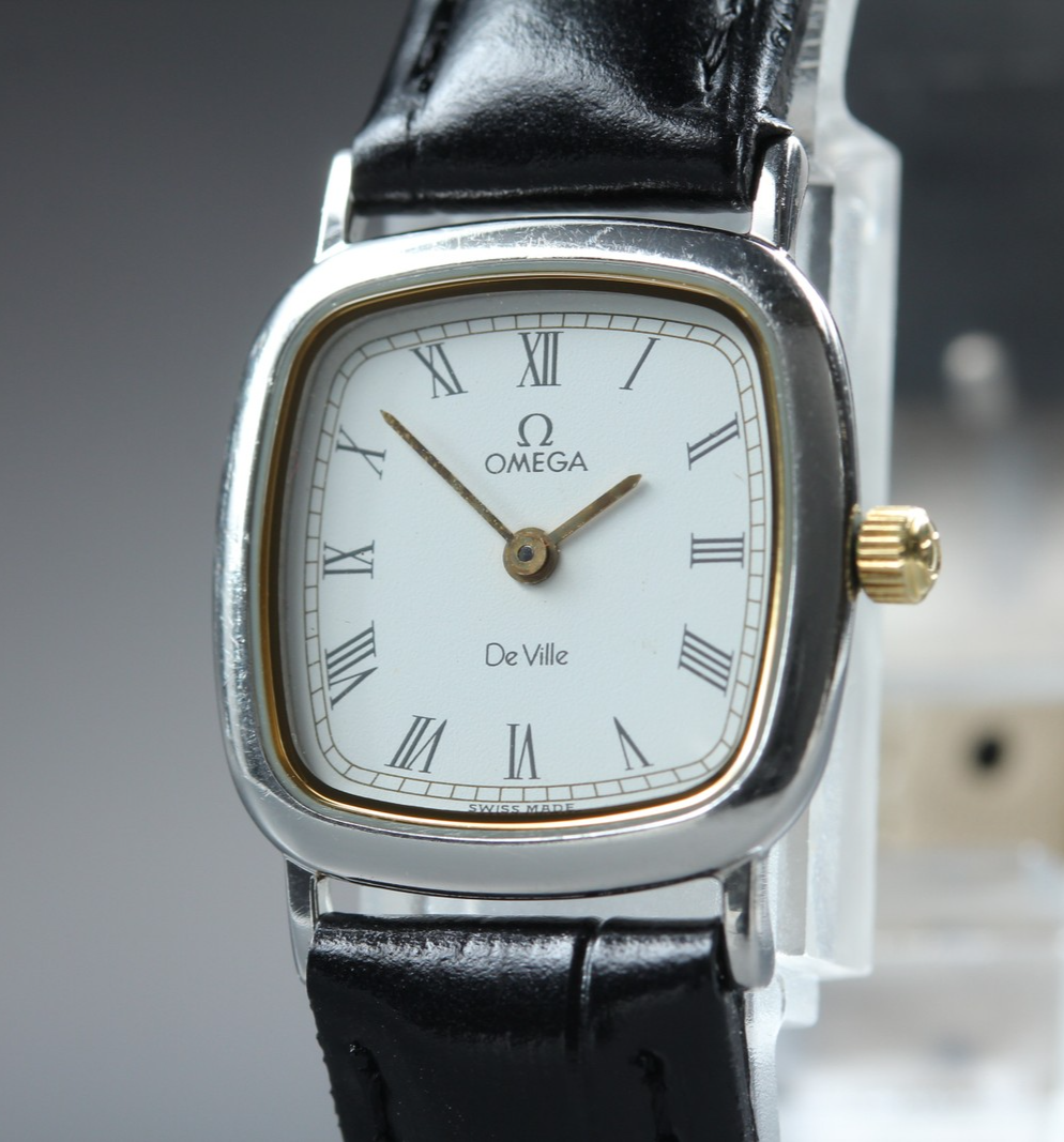1987 Near MINT OMEGA De Ville 21mm 595.0098 Quartz White Roman Women's Vintage