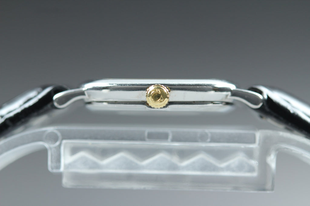 1987 Near MINT OMEGA De Ville 21mm 595.0098 Quartz White Roman Women's Vintage