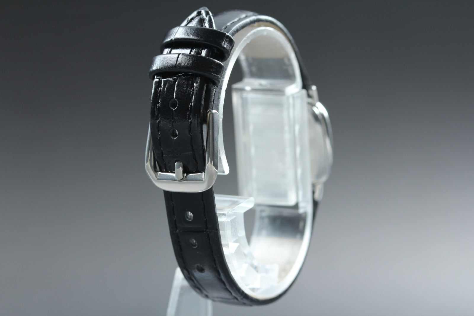 1987 Near MINT OMEGA De Ville 21mm 595.0098 Quartz White Roman Women's Vintage