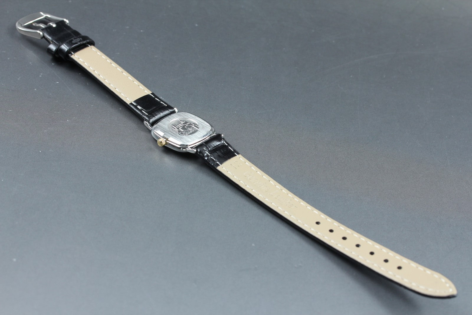 1987 Near MINT OMEGA De Ville 21mm 595.0098 Quartz White Roman Women's Vintage