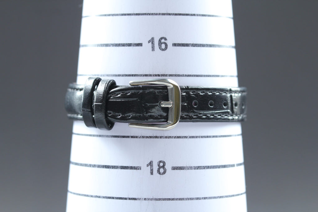 1987 Near MINT OMEGA De Ville 21mm 595.0098 Quartz White Roman Women's Vintage