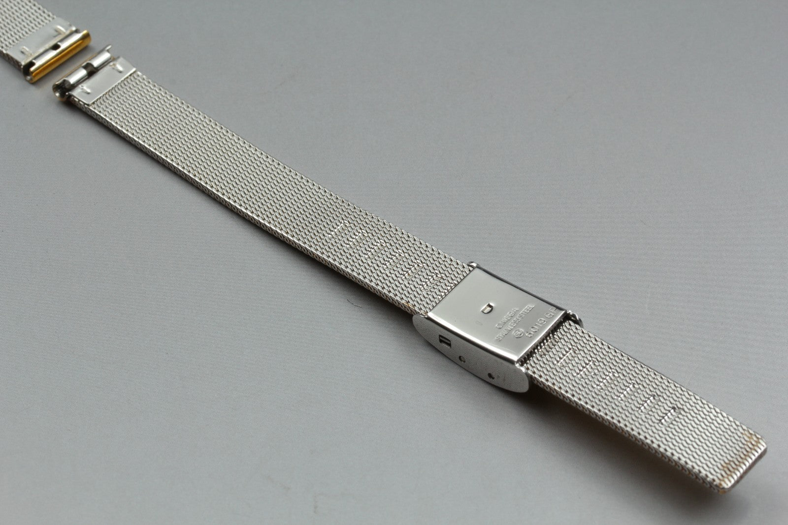 Near MINT OMEGA Milanese/Mesh Band 6019 11mm Gold Plated Bracelet Women Vintage