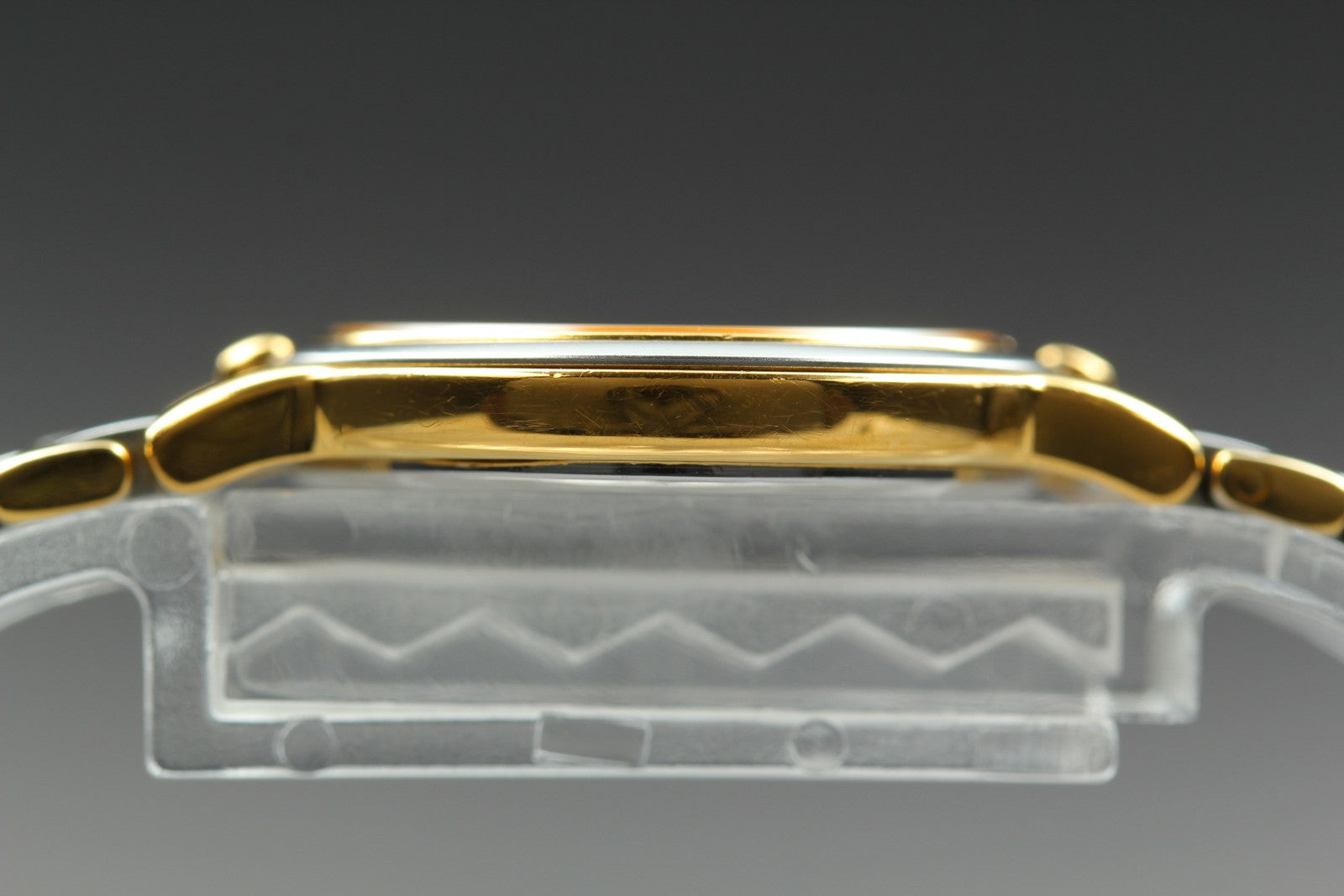Near MINT/Box Yves Saint Laurent 2200-228481 23mm Quartz Gold Women's Vintage