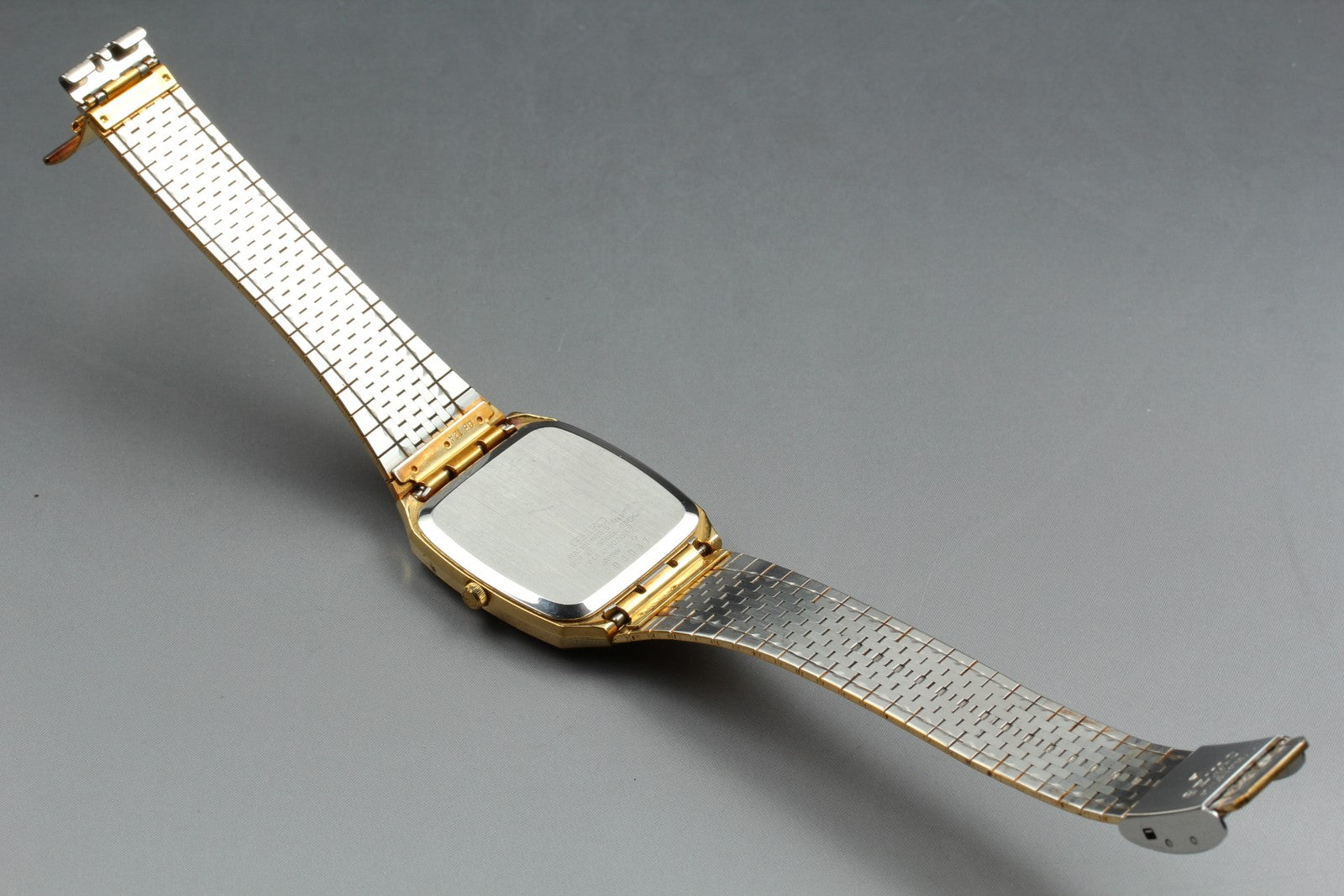1982 Near MINT SEIKO King twin Quartz 32mm 9443-5020 Gold Dial Men's Vintage
