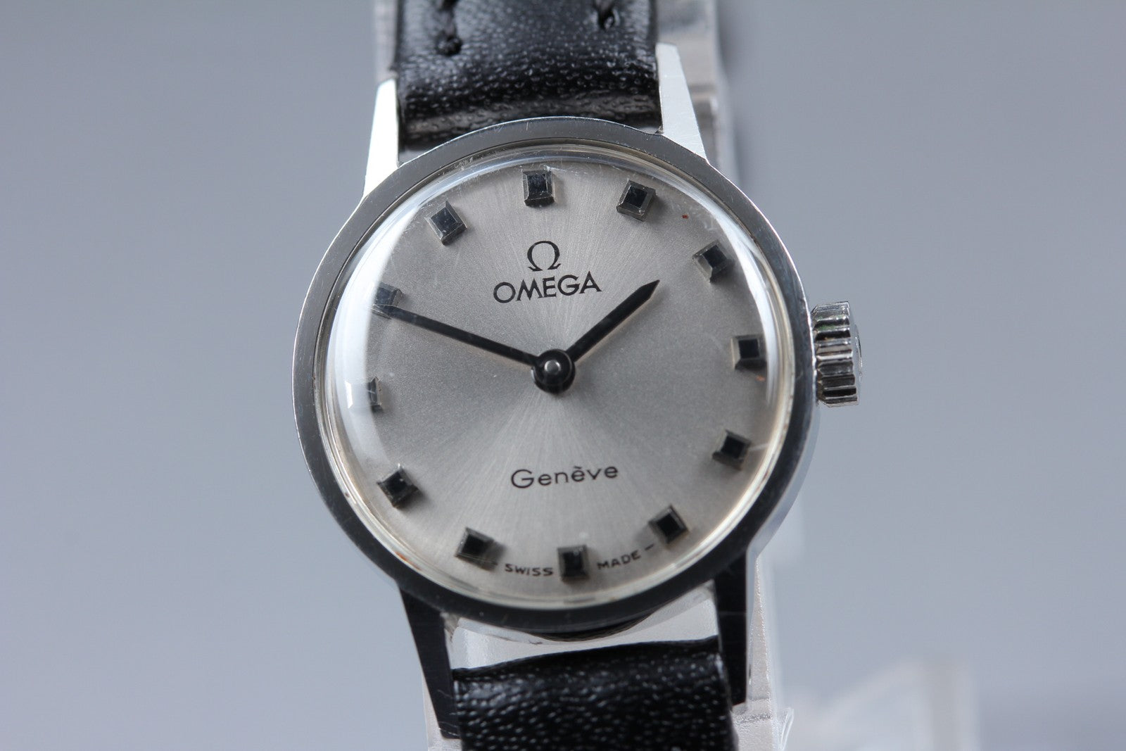 1973 Near MINT OMEGA Geneve 20mm 511.0451  Manual SS Silver Dial Women's Vintage