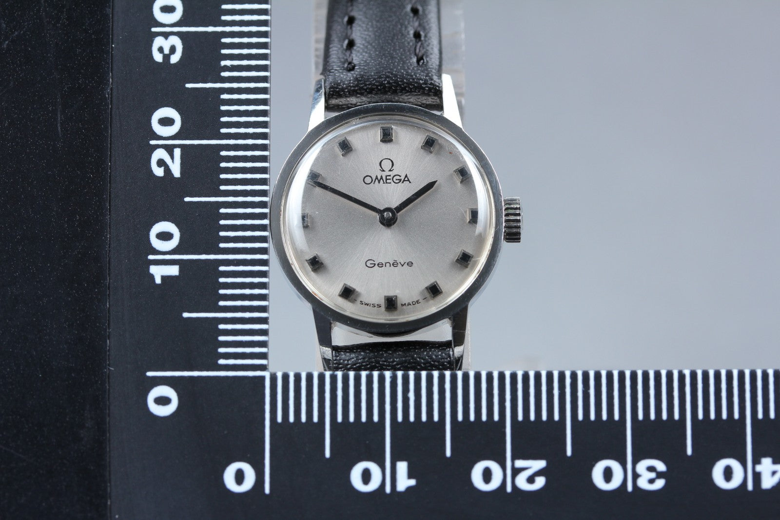 1973 Near MINT OMEGA Geneve 20mm 511.0451  Manual SS Silver Dial Women's Vintage