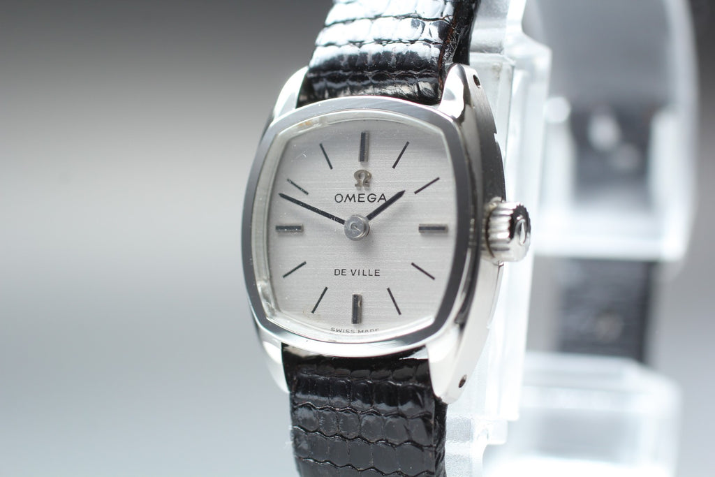 1969 Near MINT OMEGA Geneve 18mm 511.340 Manual Wind Silver Dial Women's Vintage