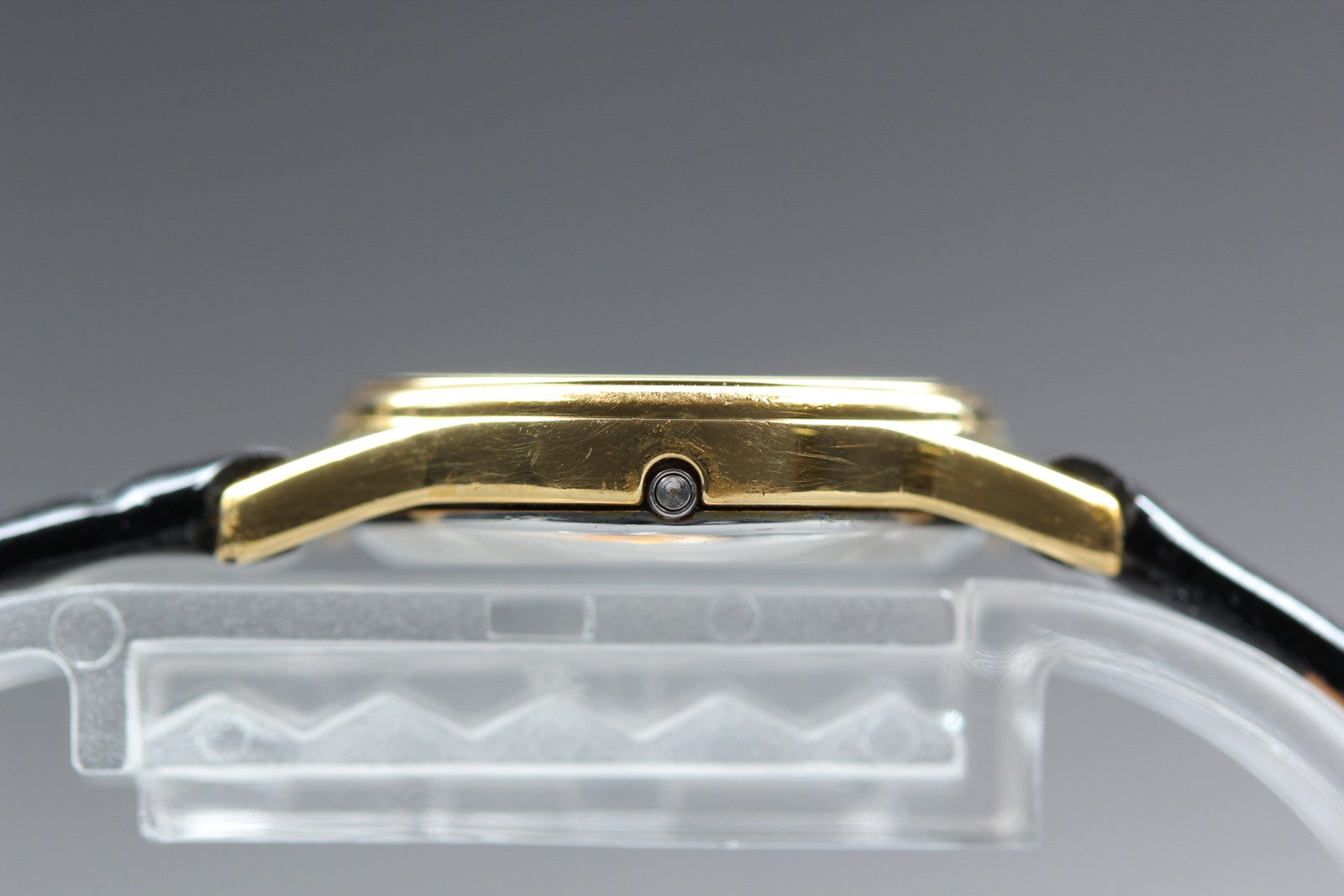 1983 Near MINT OMEGA De Ville 20mm 591.0284 Quartz Gold Dial Women's Vintage