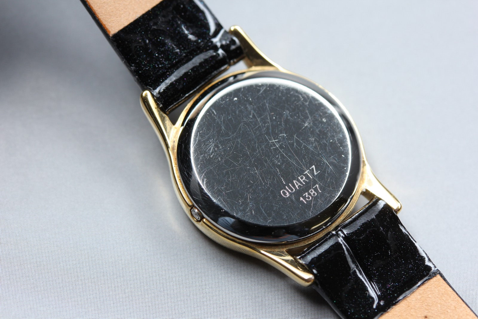 1983 Near MINT OMEGA De Ville 20mm 591.0284 Quartz Gold Dial Women's Vintage
