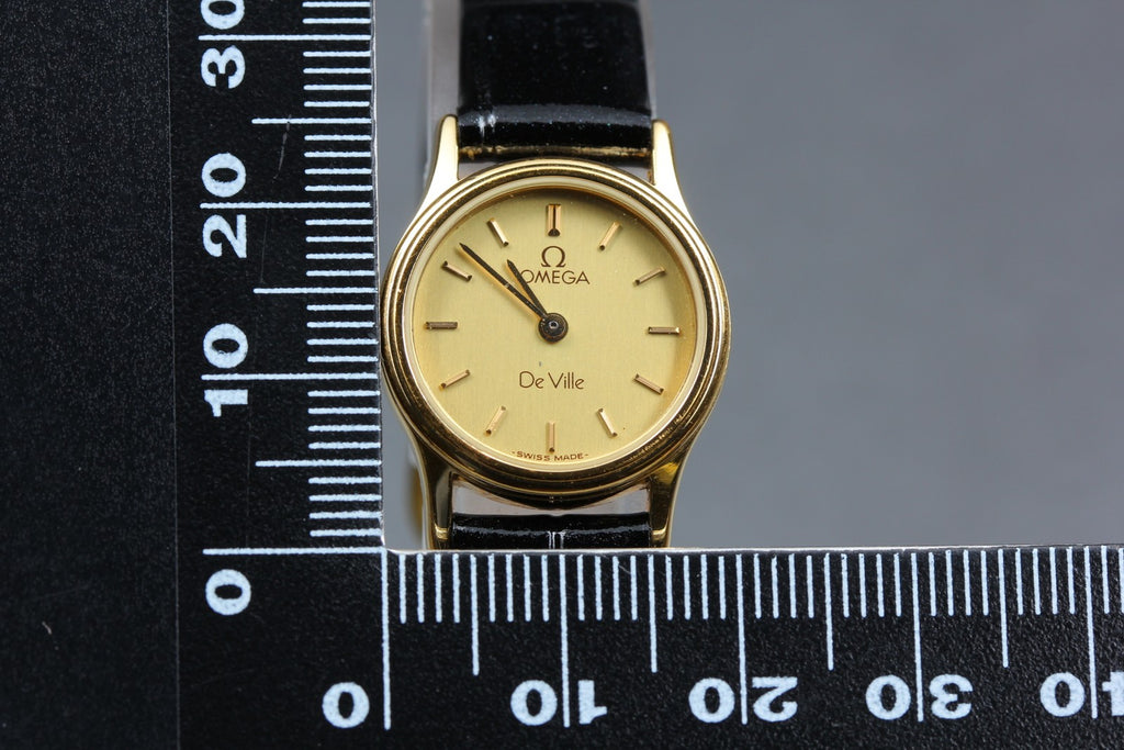 1983 Near MINT OMEGA De Ville 20mm 591.0284 Quartz Gold Dial Women's Vintage
