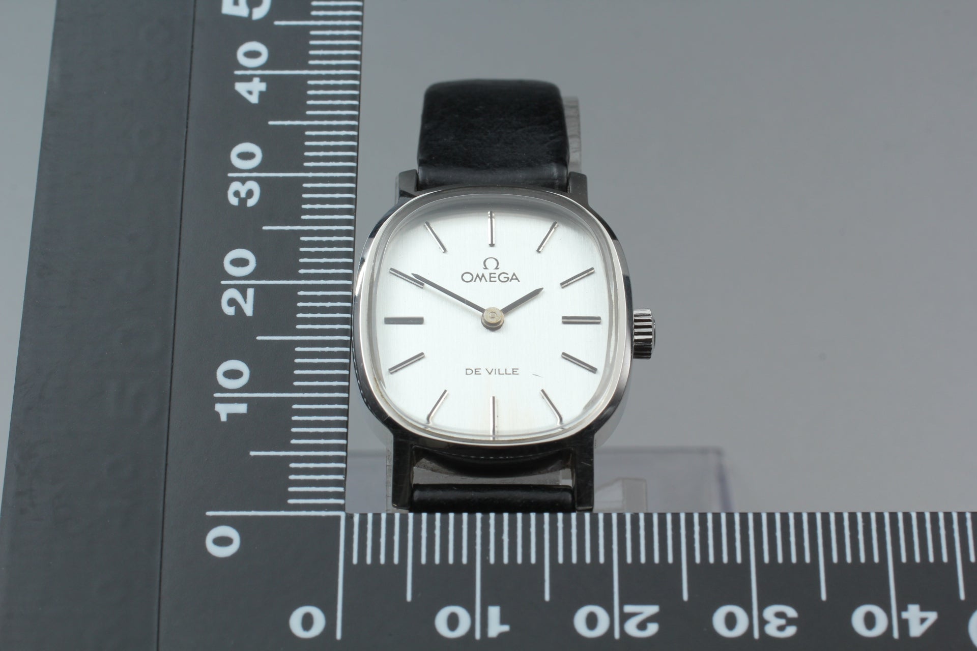 1978 Near MINT/Box Paper OMEGA De Ville 21mm 511.0509 Manual Women's Vintage