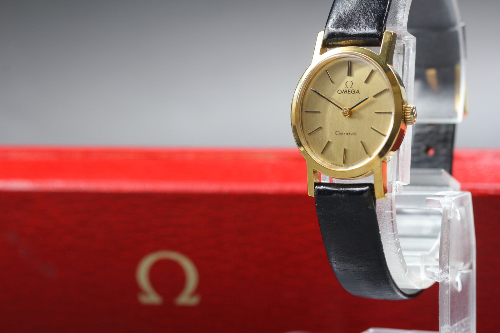 1974 Near MINT/Box OMEGA Geneve 21mm 511.0411 Manual Gold Dial Women's Vintage