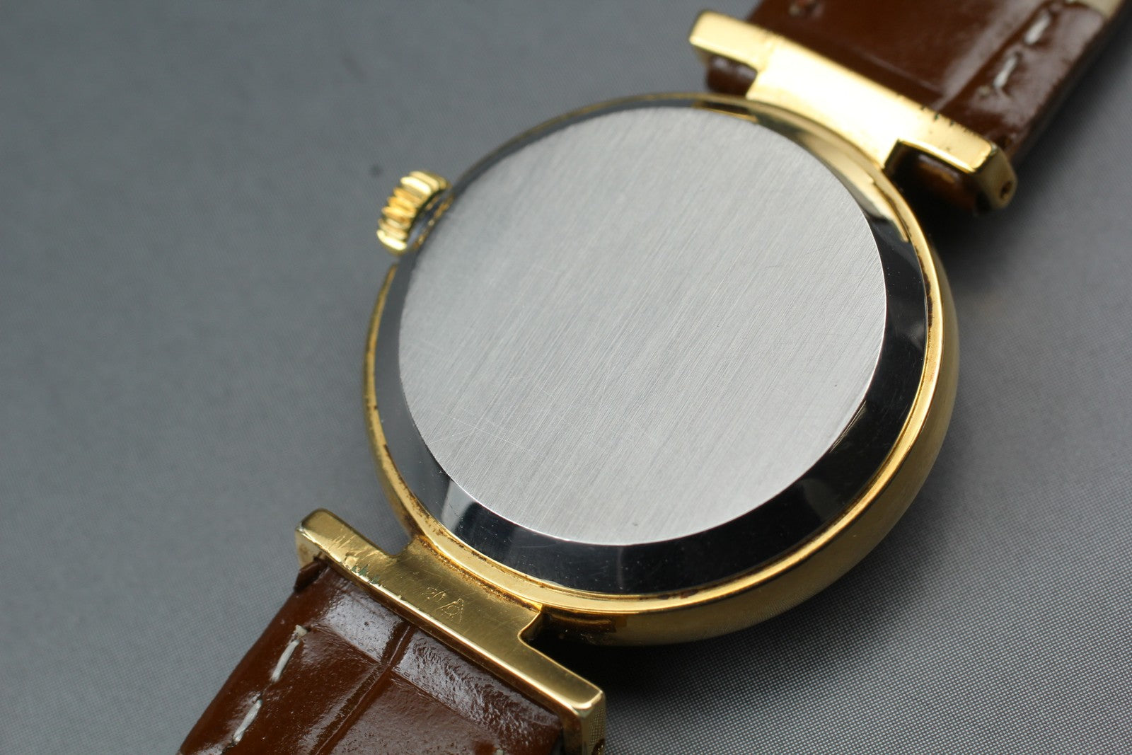 1979 Near MINT OMEGA De Ville 25mm 511.0557 Manual Gold Dial Women's Vintage
