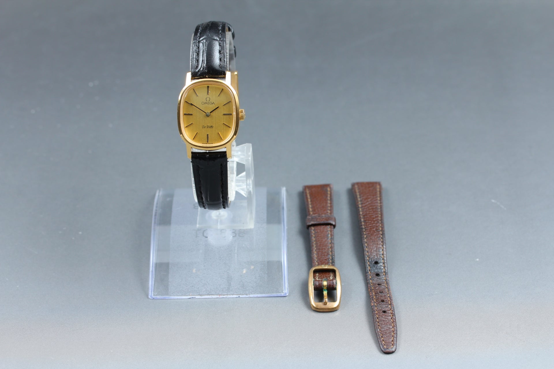 1979 Near MINT OMEGA De Ville 21mm 511.0509 Manual Gold Dial Women's Vintage