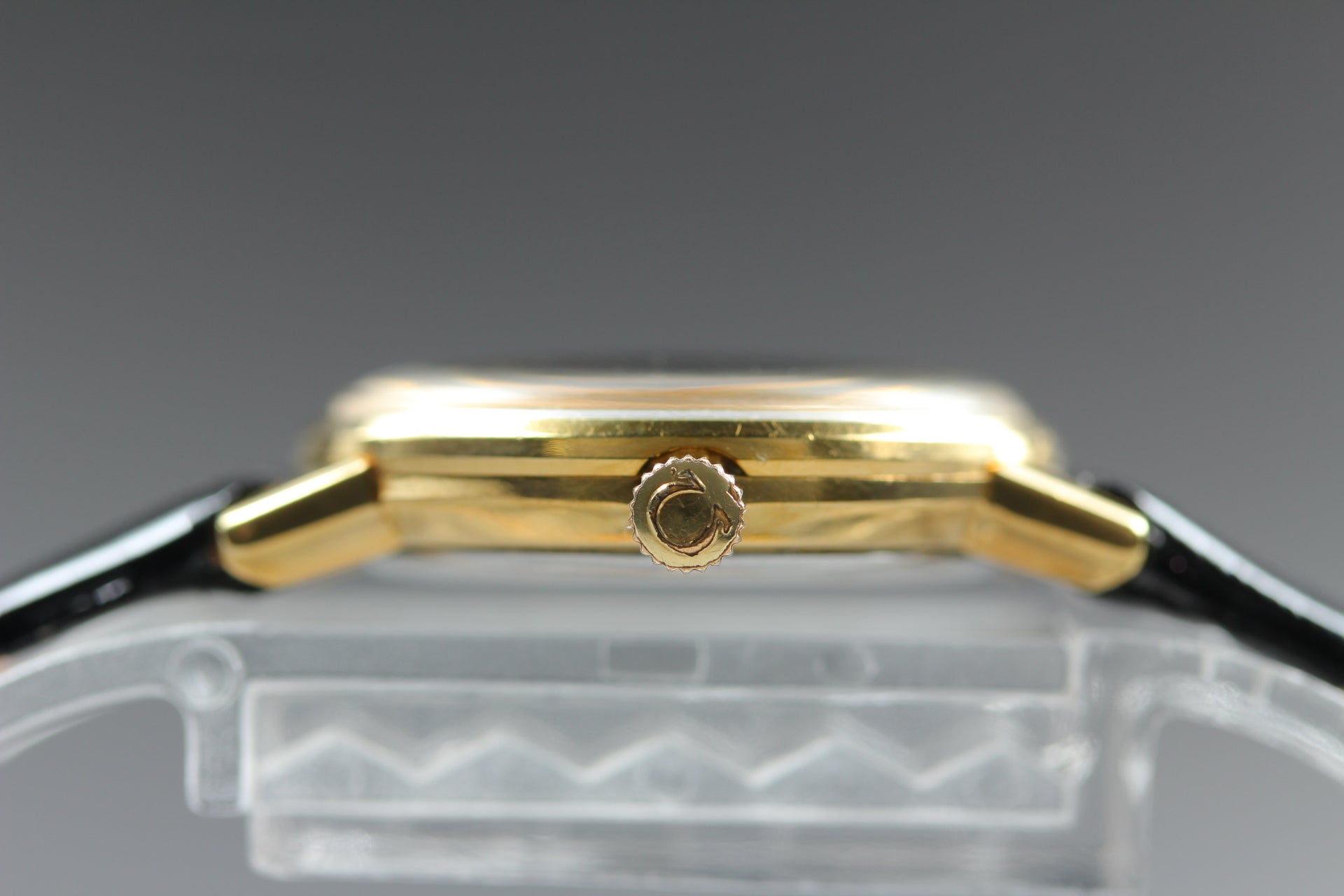 1972 Near MINT OMEGA Geneve 23mm 511.457 Manual Wind Gold Dial Women's Vintage