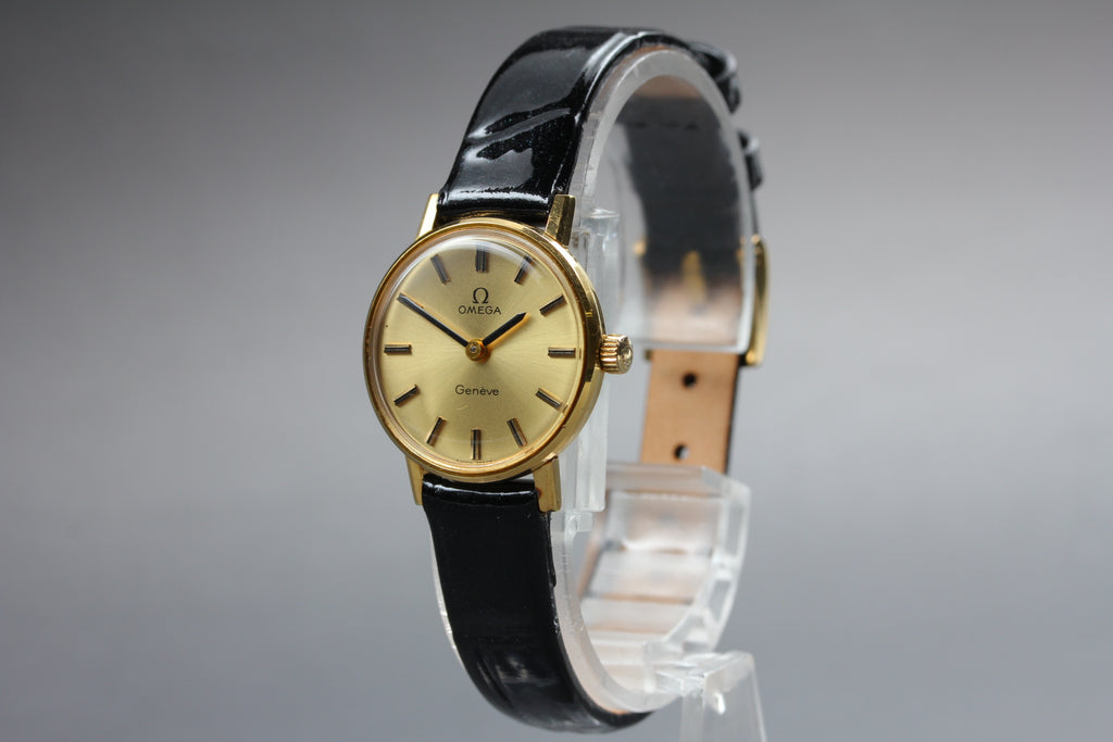 1972 Near MINT OMEGA Geneve 23mm 511.457 Manual Wind Gold Dial Women's Vintage