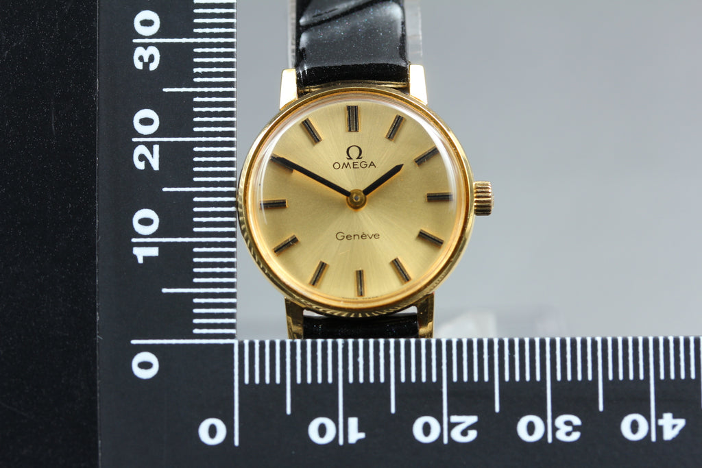 1972 Near MINT OMEGA Geneve 23mm 511.457 Manual Wind Gold Dial Women's Vintage