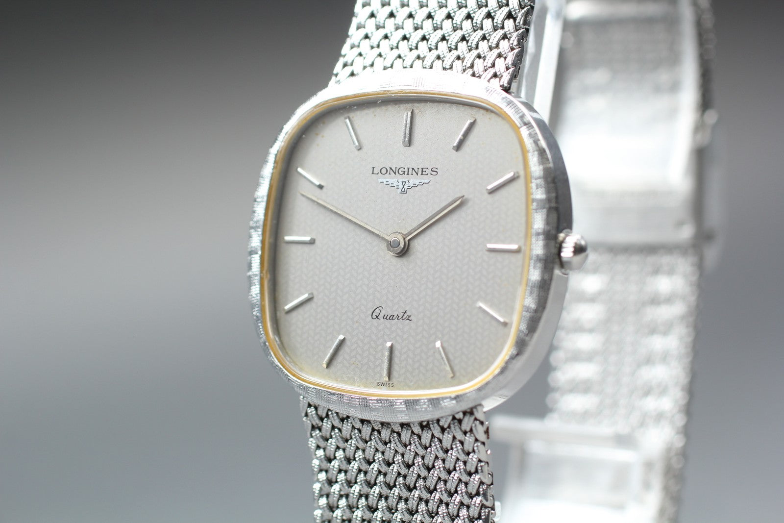 Near MINT Longines 976 3386 30mm Quartz L976.2 Silver Dial Men's Watch Vintage